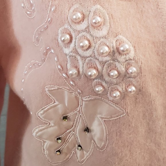 Perfect Vintage Carducci Embellished Lambswool/Angora Pink Sweater (M) - Picture 3 of 10